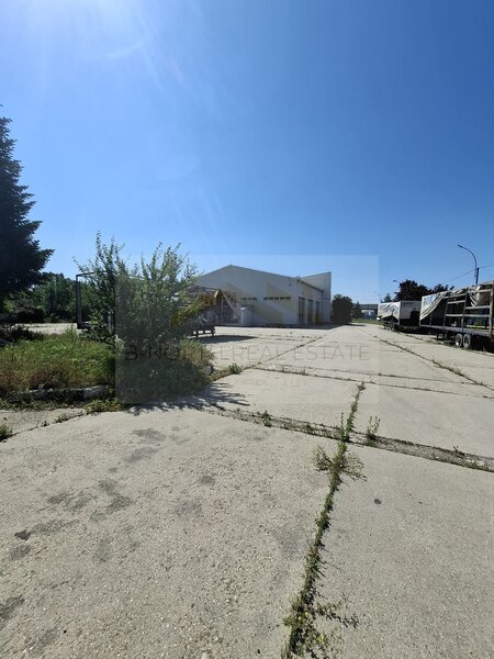 Spatiu Distributie /productie 3800 mp -constructie /14.000 mp curte.